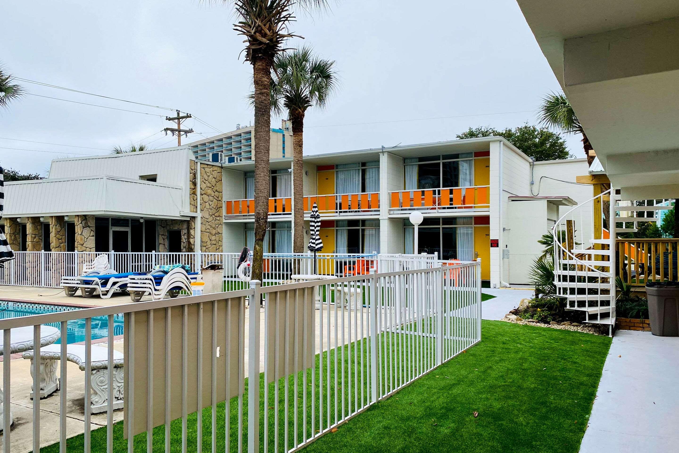 Holiday Shores شاطئ ميرتل المظهر الخارجي الصورة